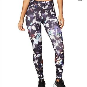 ‼️NWOT‼️Nike Women’s Floral Tights 1X